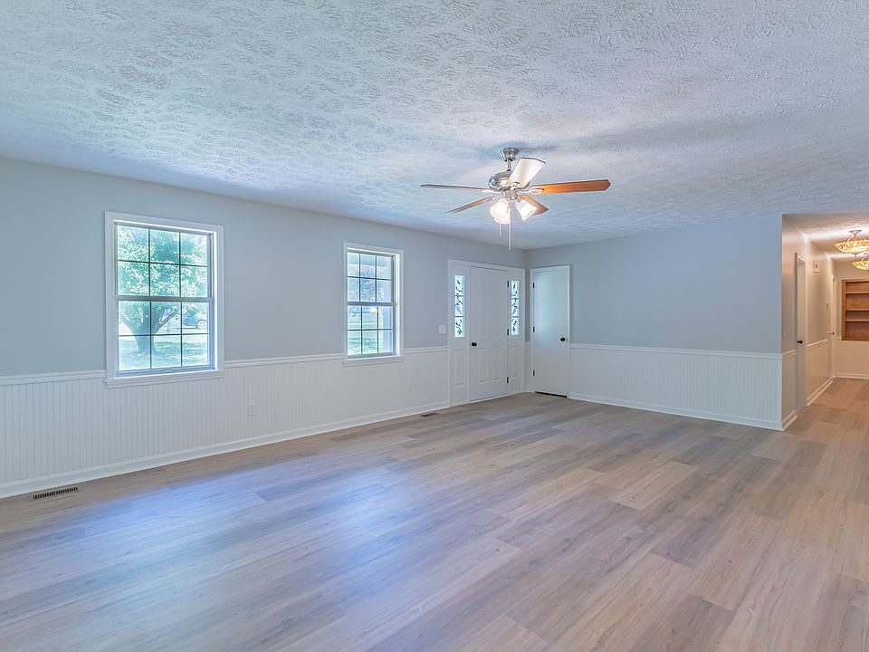 176 Edgefield Dr Manchester TN Zillow