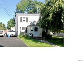 628 Goldenrod Ave, Bridgeport, CT 06606