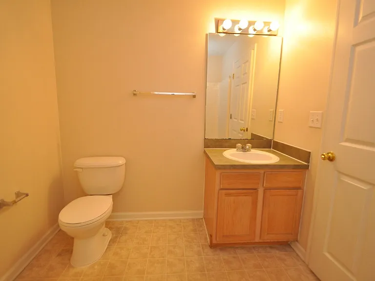 116 London Dr — Photo 17