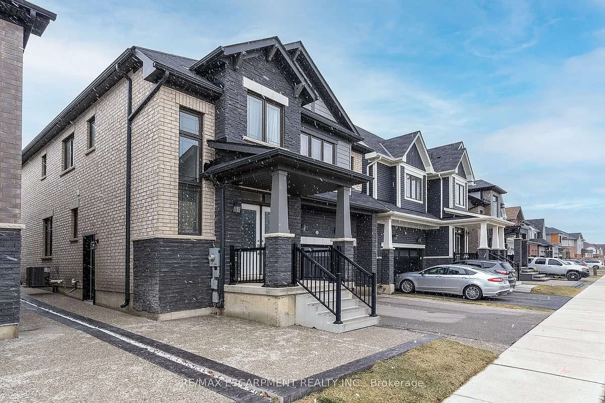 Building Photo - 22 Whithorn Cres #LOWER