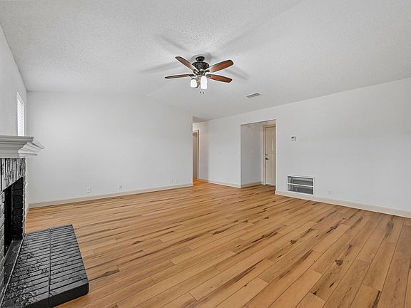 4th image of 621 Plainview Dr