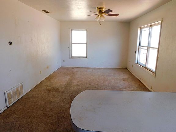 5th image of 620 W 18th St