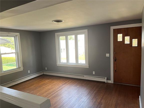 4th image of 41 Lena St