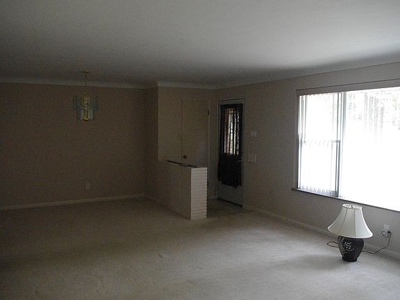 2nd image of 2031 Goodale Ave