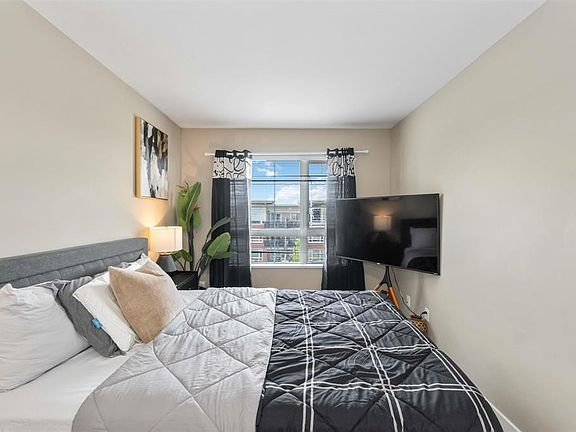 3rd image of 2940 King George Blvd #412