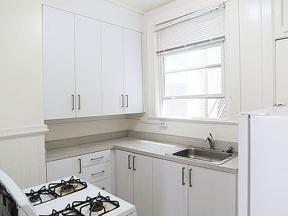5th image of 830 Powell St APT 6