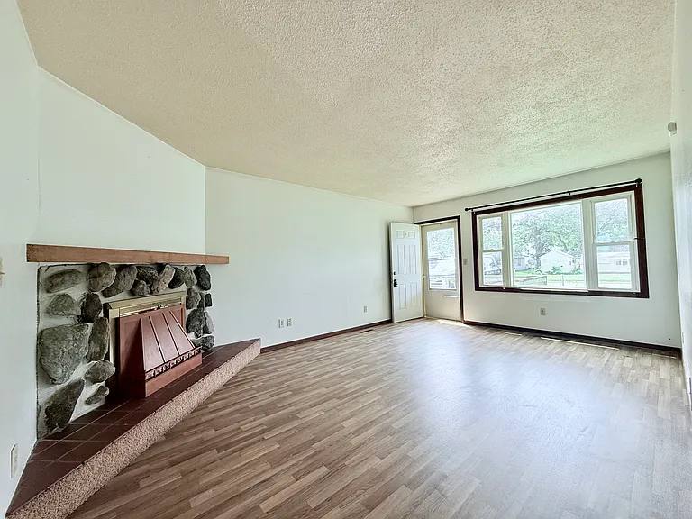 204 E Elm St #206 — Photo 10
