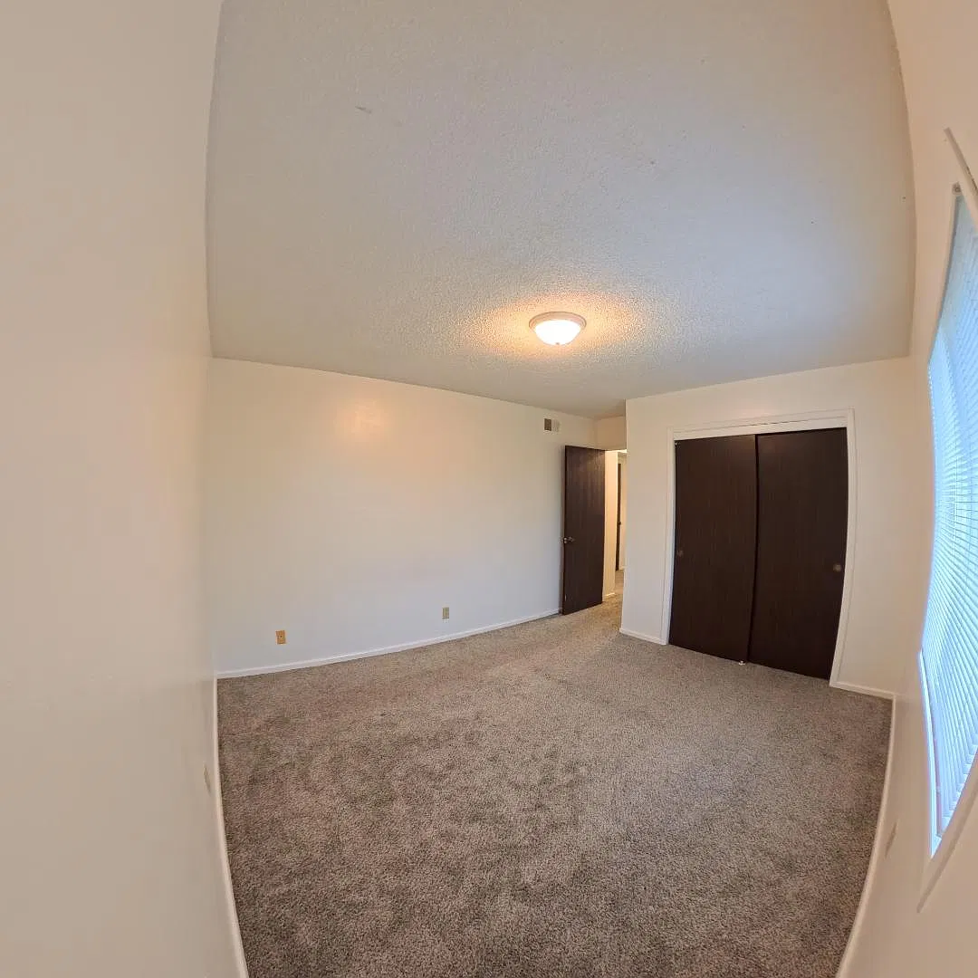 2009 NW Hickory Ln - 6 — Photo 3