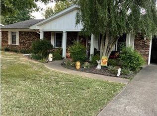 143 N Circle Dr, Clarksville, AR 72830