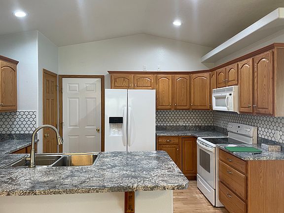 5th image of 336 Cottage Hill Ln