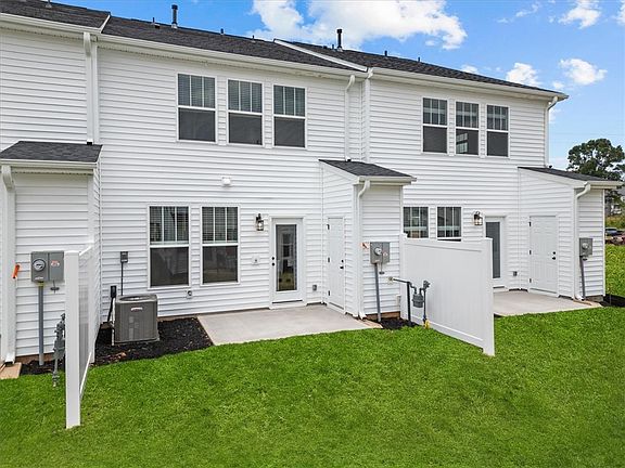 4th image of 517 Harebell Way