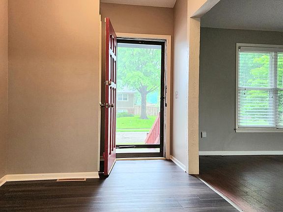 2nd image of 15443 S Summertree Ln