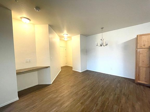 3rd image of 6910 Steeplechase Dr #203