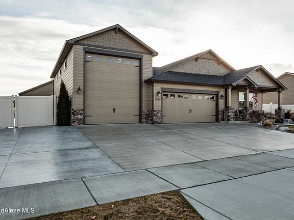 3rd image of 3222 E Galway Cir
