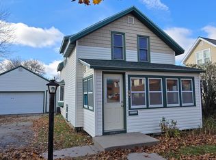 305 5th St NW, Austin, MN 55912