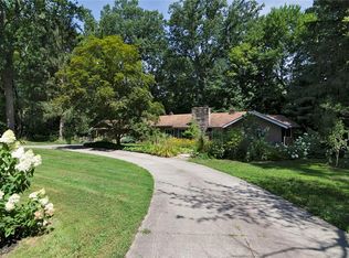 39155 S Woodland Rd, Moreland Hills, OH 44022