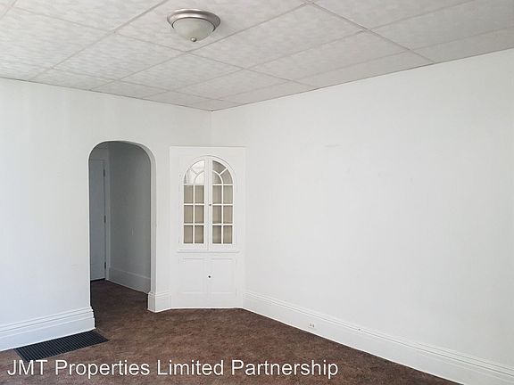 3rd image of 327 W 9th St APT 1W