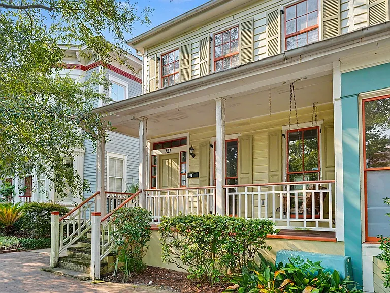 121 W Duffy St — Photo 3