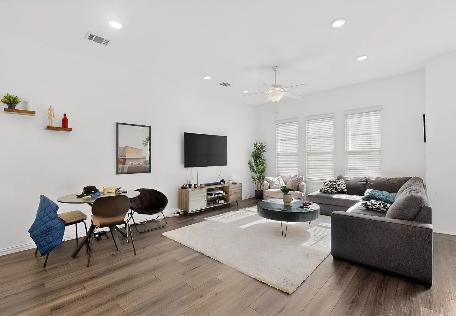 3 bed, 2.5 bath, 1580 sqft, $2,750 — Photo 3