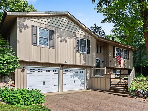 2nd image of 8275 Valleywood Ln