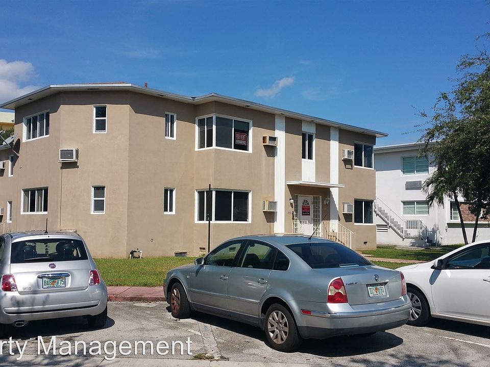 1st image of 965-975 Biarritz Dr #3