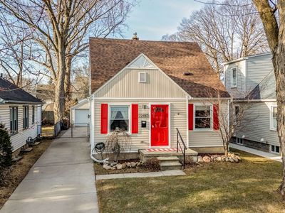 22443 Cleveland St, Dearborn, MI, 48124