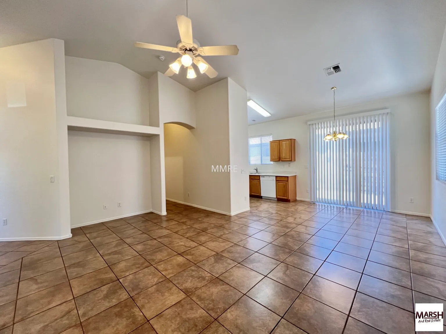 3 bed, 2.0 bath, 1352 sqft, $1,900 — Photo 4
