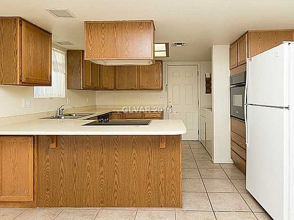 2nd image of 1687 Betty Ln