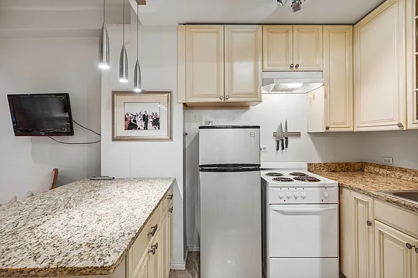 Sold by Corcoran | media 6