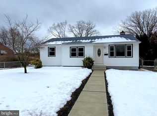 1041 Turnerville Rd, Pine Hill, NJ 08021