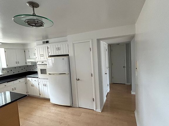 5th image of 5020 N Austin Ave APT 3I