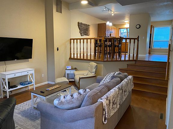 2nd image of 2310 Rehberg Ln