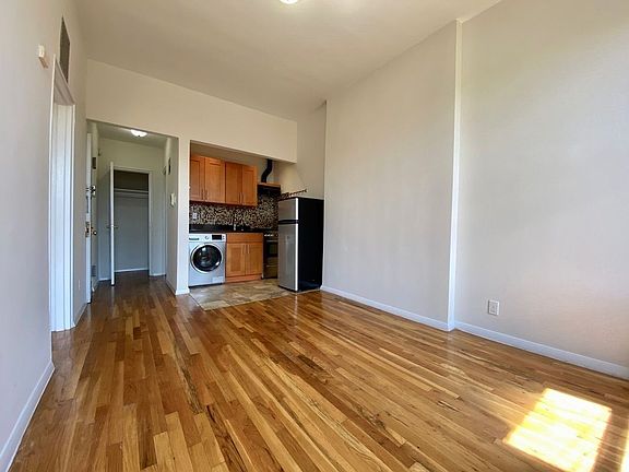 3rd image of 146 W 120th St #8A