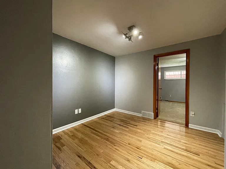 310 Millport Rd — Photo 8