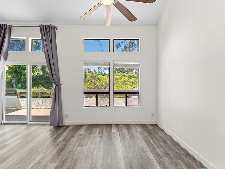 Private unit overlooking luscious green hillside