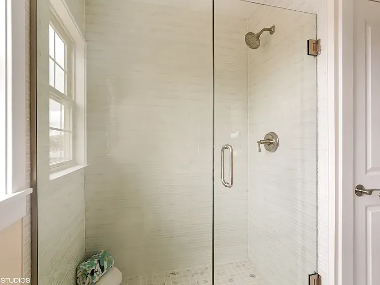 601 Broadway St — Photo 15