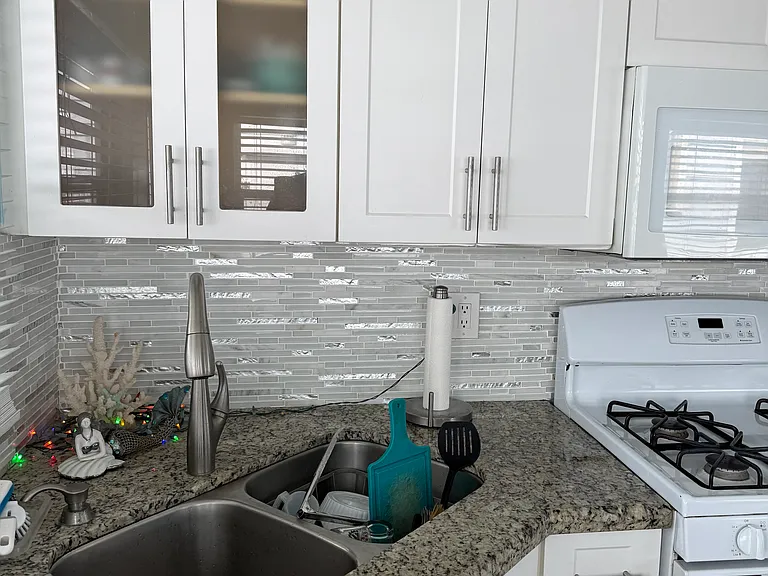1330 W 54th St — Photo 2