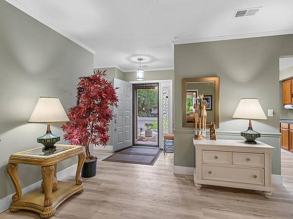 4th image of 105 Hickory Dr