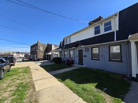908 Keystone Rd, Chester, PA
