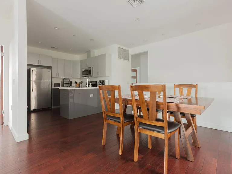 307 N Douglas St #307 — Photo 8