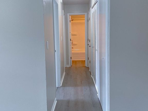 5th image of 614 S Washington St #12