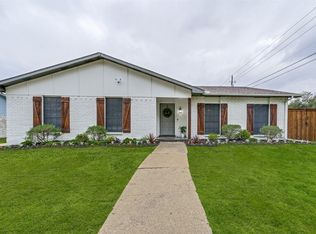 1900 White Rose Ln, Carrollton, TX 75007