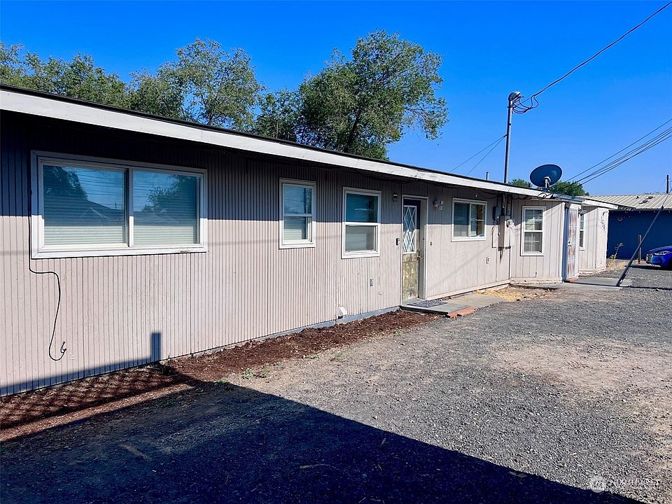1st image of 154 NE Carswell Drive