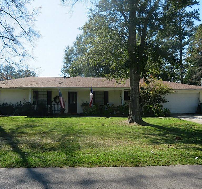 1st image of 215 Wildwood Dr