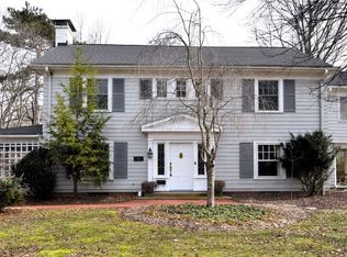 2861 Lee Rd, Shaker Heights, OH 44120