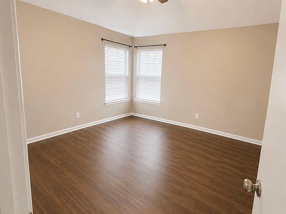 3rd image of 16405 Lone Wolf Dr