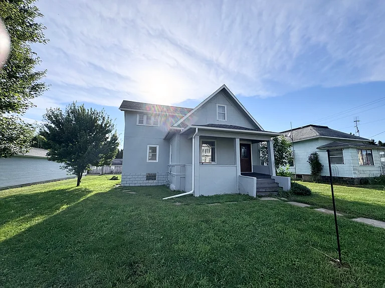108 N Main St — Photo 3