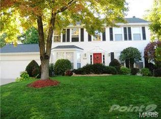 948 Lynwood Forest Dr, Ballwin, MO
