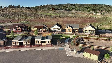 1st image of 240 Redcliff Dr