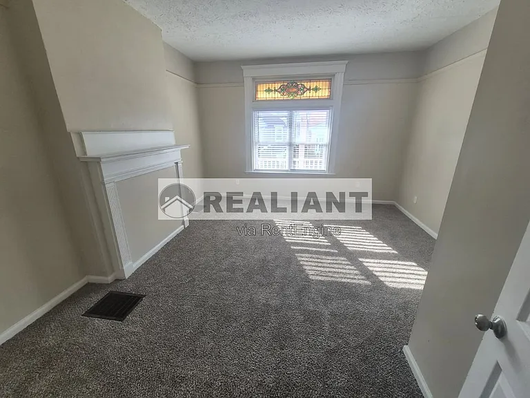 132 Evergreen Ave #1 — Photo 2